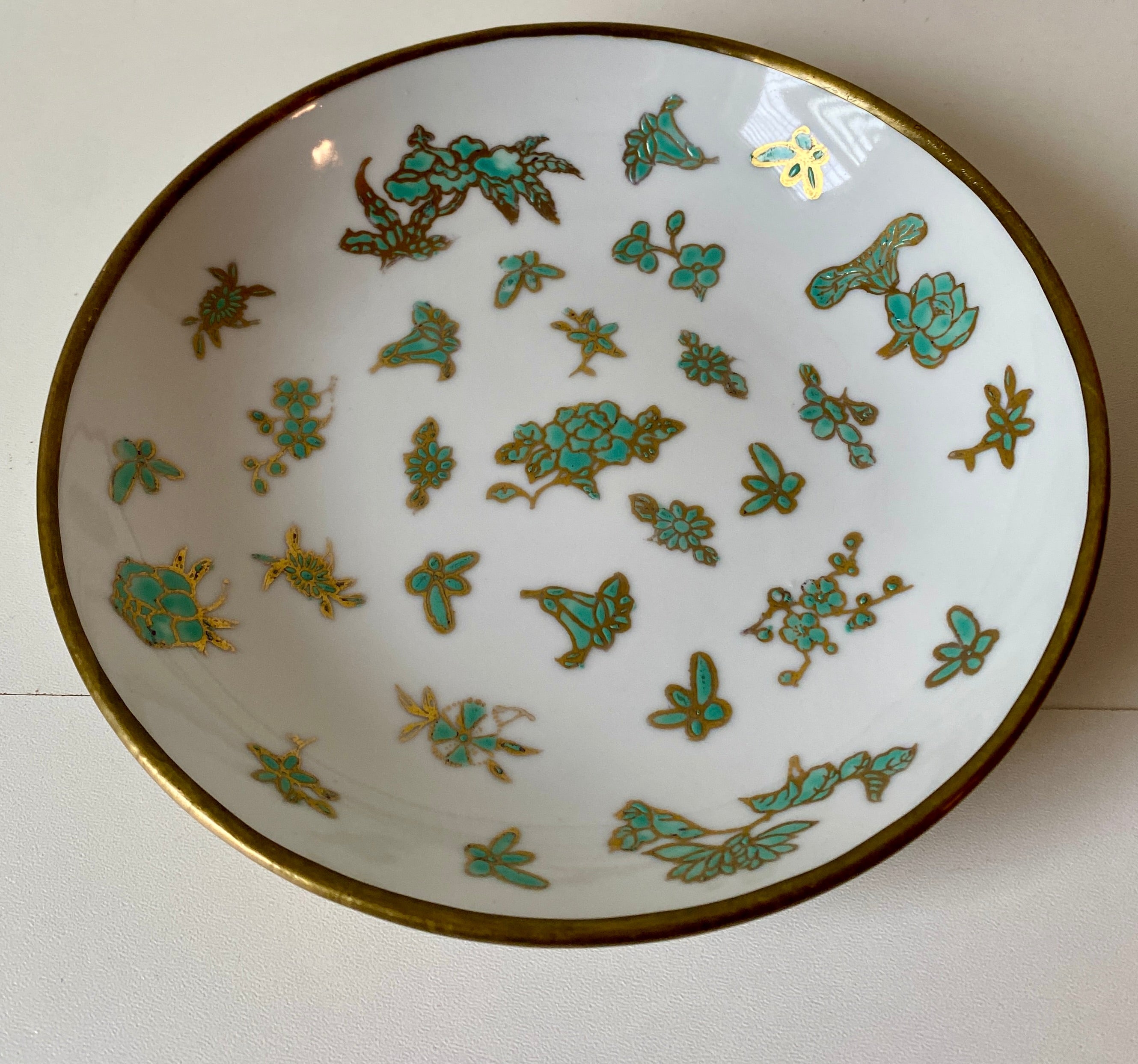 Antiques & Objects