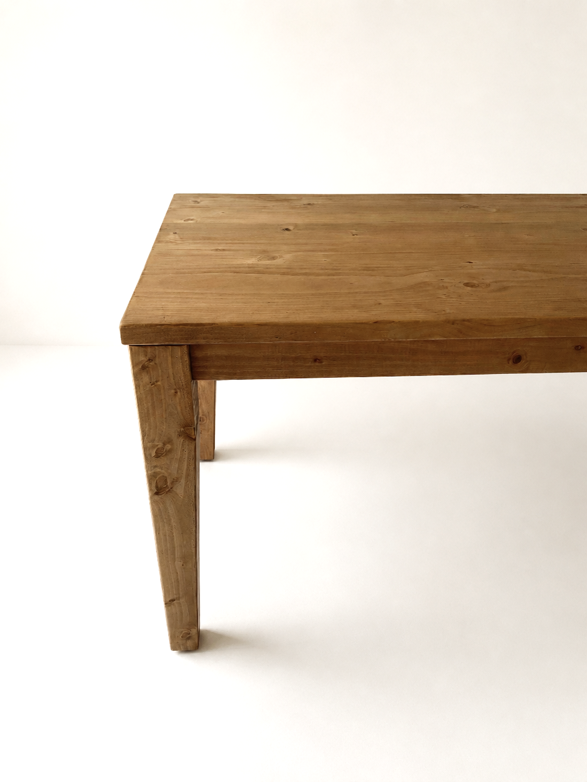 Barcelona Desk